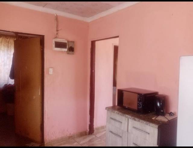 2 BEDROOM HOUSE FOR SALE IN KATLEHONG SOUTH